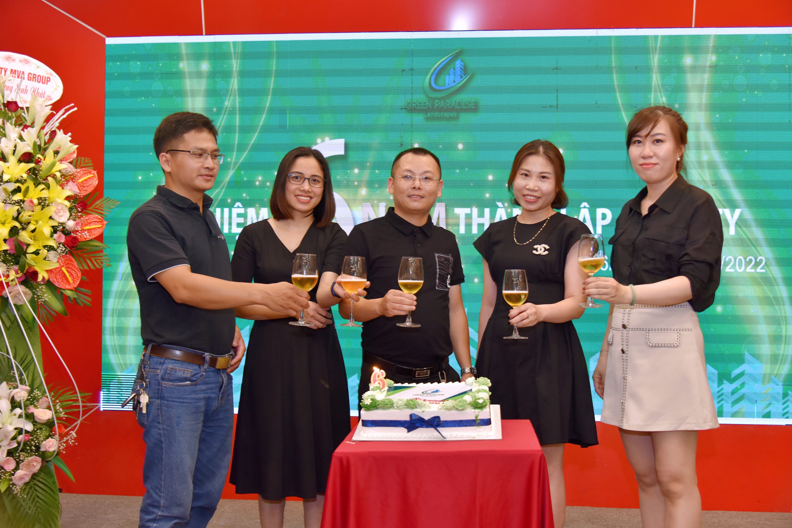 “Dự tiệc thân mật – Tri ân đối tác và khách hàng”